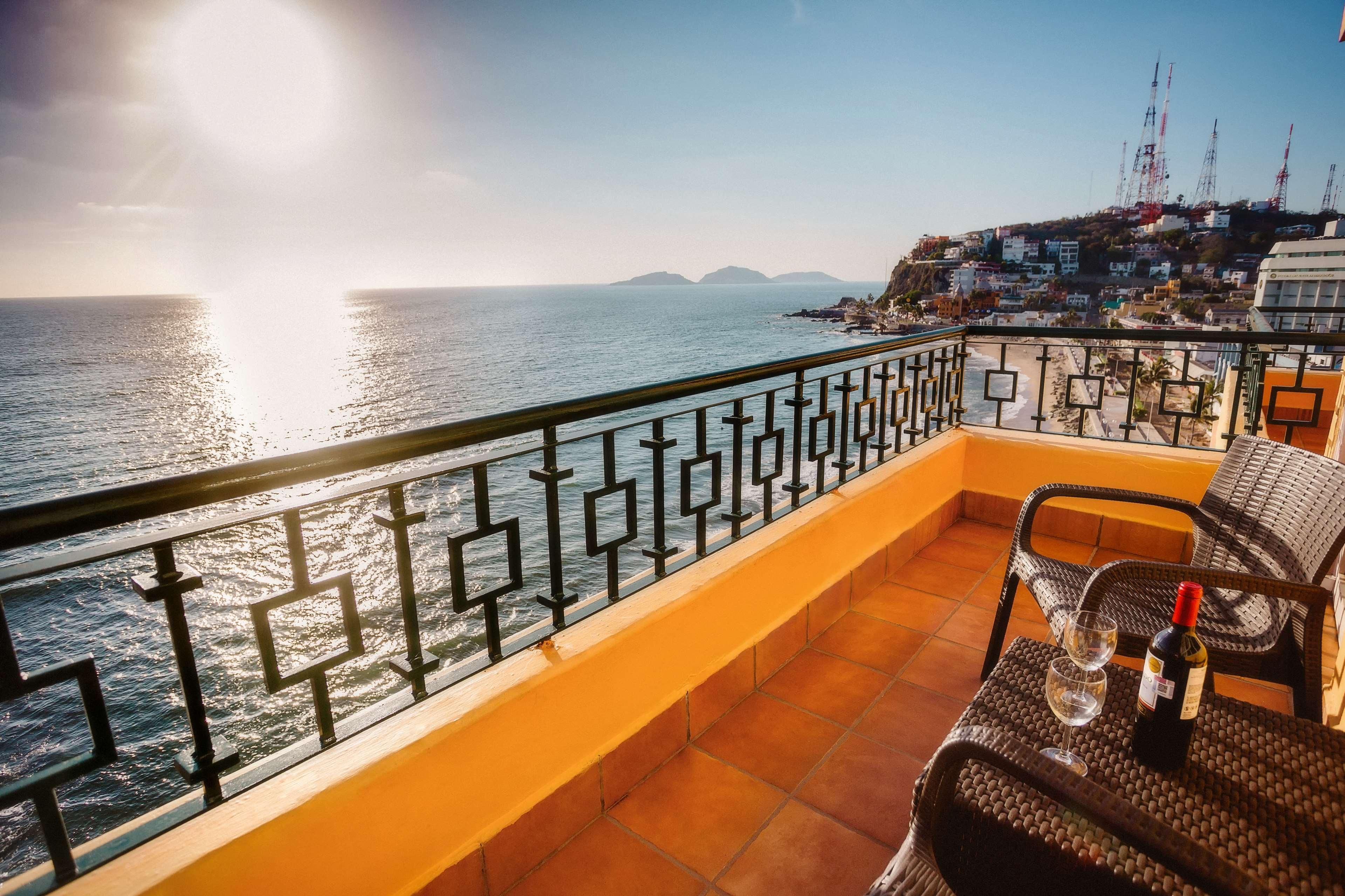 Best Western Posada Freeman Mazatlan Bagian luar foto