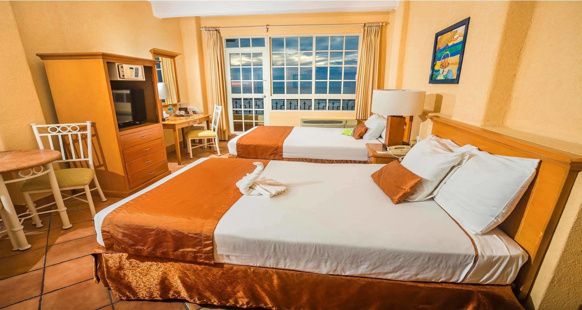 Best Western Posada Freeman Mazatlan Bagian luar foto
