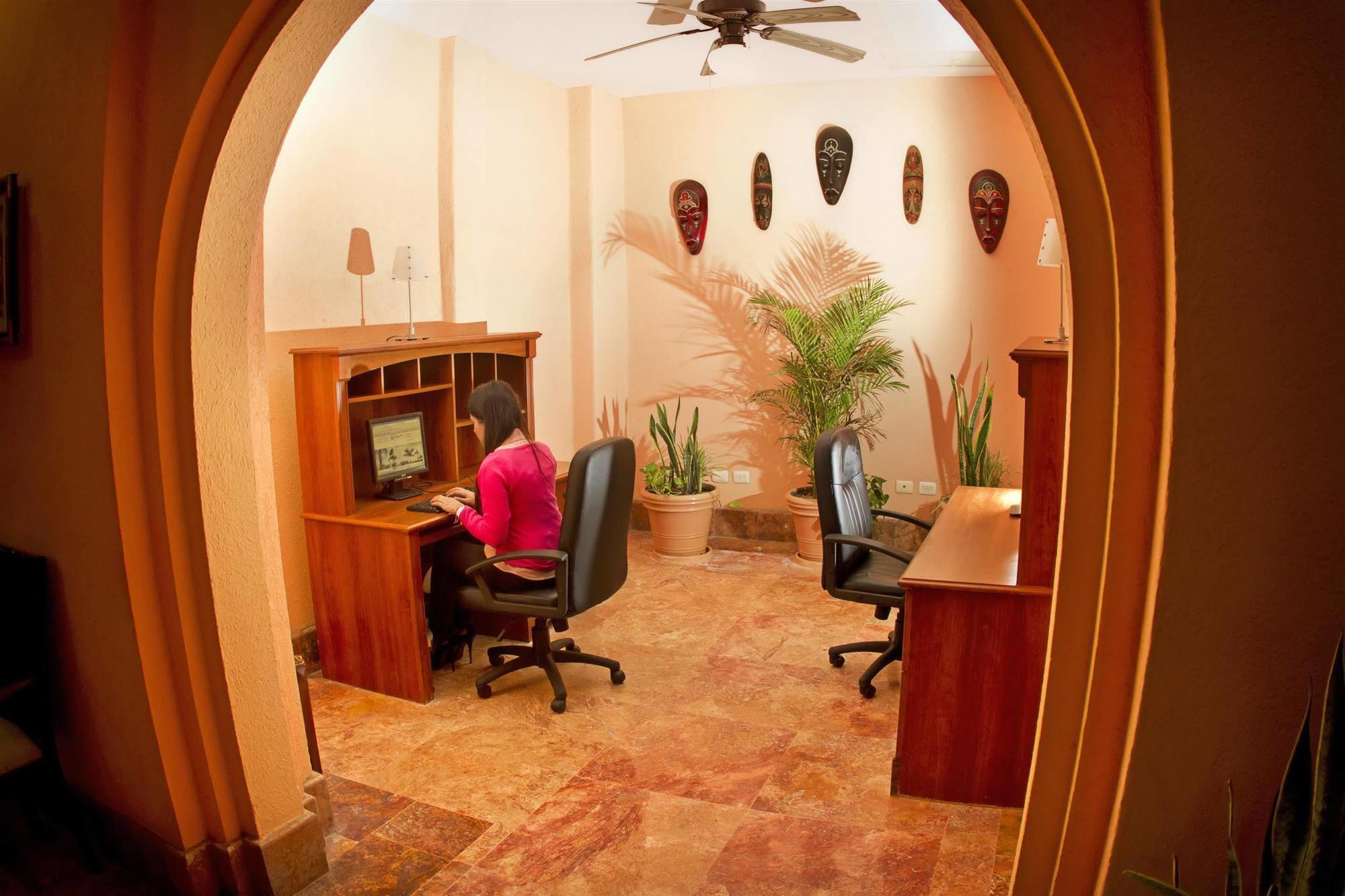 Best Western Posada Freeman Mazatlan Bagian luar foto
