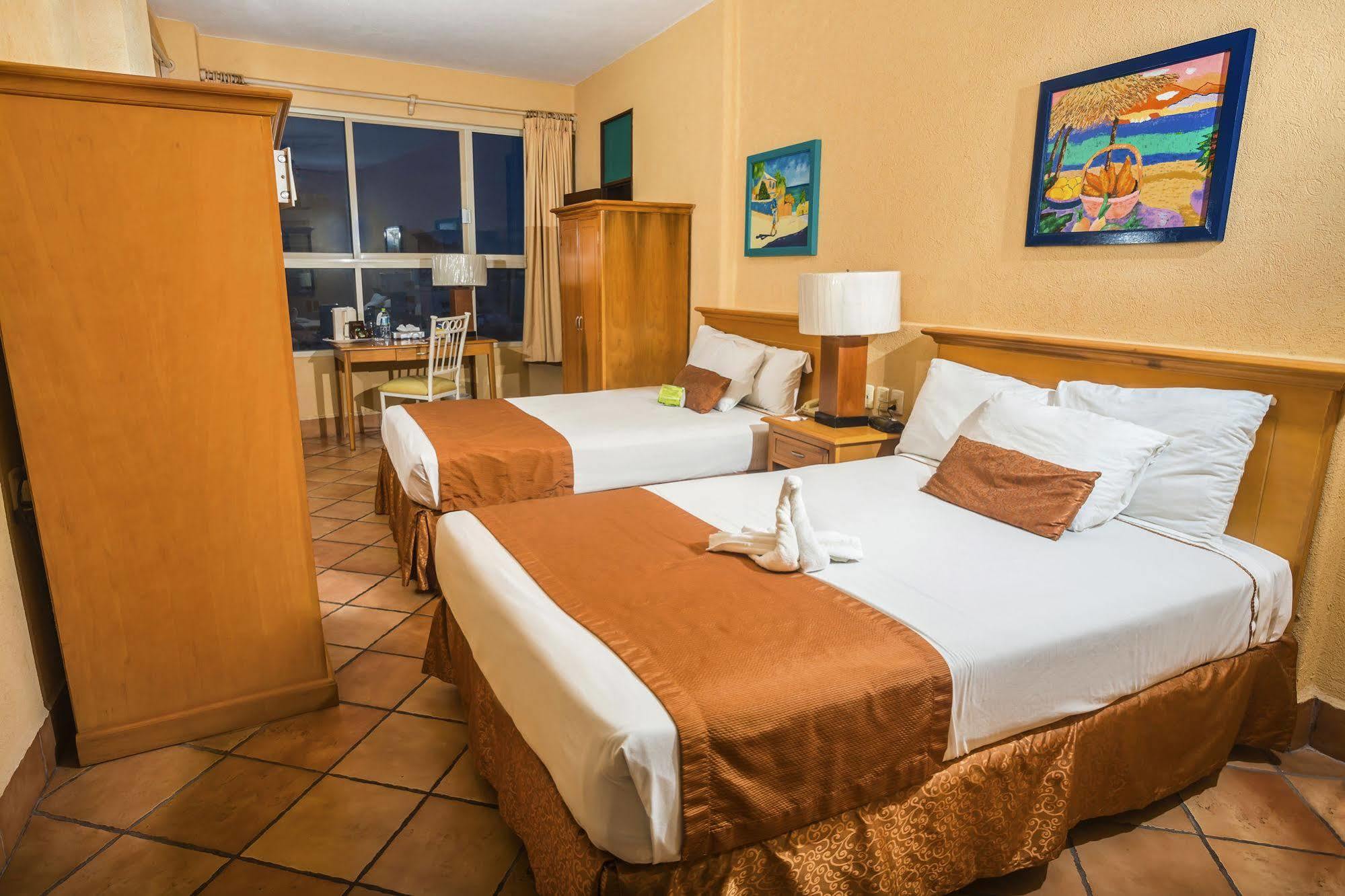 Best Western Posada Freeman Mazatlan Bagian luar foto